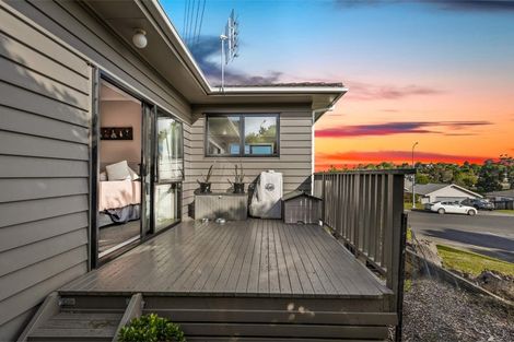 Photo of property in 50 Garton Drive, Massey, Auckland, 0614