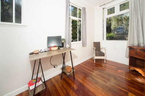 Photo of property in 44 Minnehaha Avenue, Titirangi, Auckland, 0604