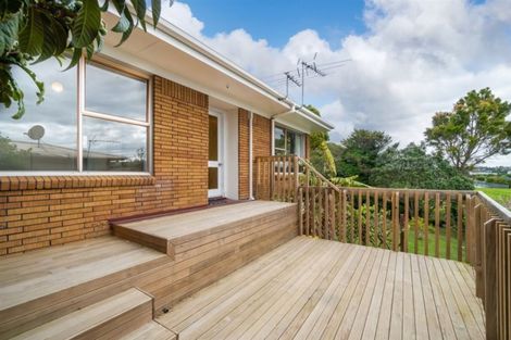 Photo of property in 2/40 Blakeborough Drive, Forrest Hill, Auckland, 0620