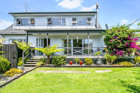 Photo of property in 2 Titiwai Place, Birkenhead, Auckland, 0626