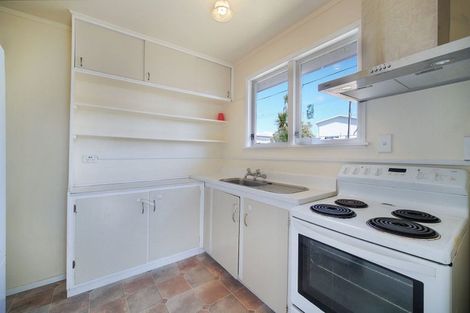 Photo of property in 71 Seaview Road, Glenfield, Auckland, 0629