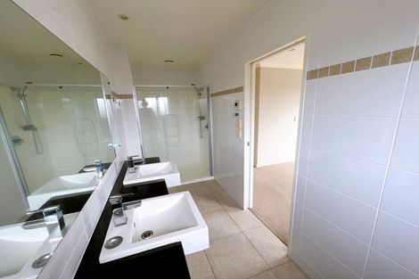 Photo of property in 9 Laurel Oak Drive, Schnapper Rock, Auckland, 0632