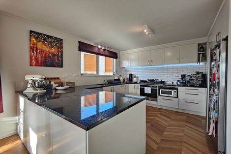 Photo of property in 8 Selkirk Way, Karori, Wellington, 6012