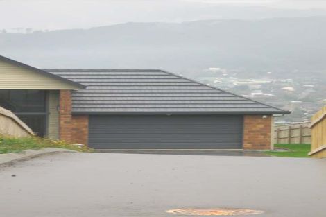Photo of property in 35 James Nairn Grove, Riverstone Terraces, Upper Hutt, 5018
