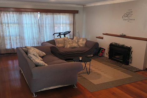 Photo of property in 54 Chippendale Crescent, Birkdale, Auckland, 0626