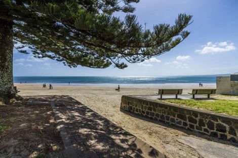 Photo of property in Seaview Apartments, 12/64 Milford Road, Milford, Auckland, 0620