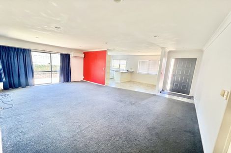 Photo of property in 12 Senator Drive, Manurewa, Auckland, 2105