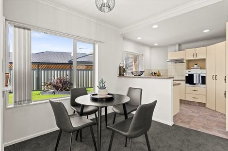 Photo of property in 7 Forbury Way, Taradale, Napier, 4112