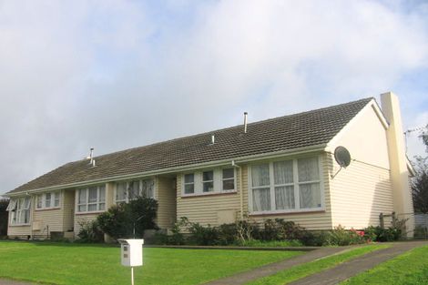 Photo of property in 27 Stephens Crescent, Highbury, Palmerston North, 4412