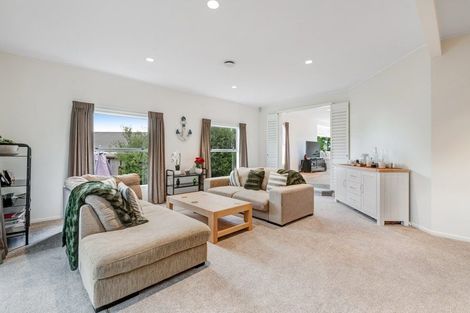Photo of property in 8 Unsworth Drive, Unsworth Heights, Auckland, 0632