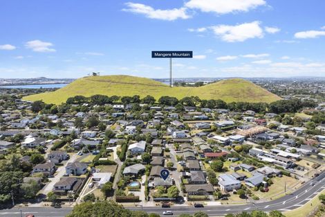 Photo of property in 99 Wallace Road, Mangere Bridge, Auckland, 2022