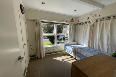 Photo of property in 1/34 Ayton Drive, Totara Vale, Auckland, 0629