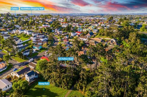 Photo of property in 65 Helleur Road, Massey, Auckland, 0614