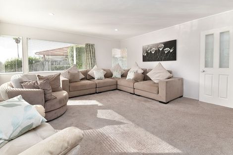 Photo of property in 113 Lakeside Drive, Orewa, 0931