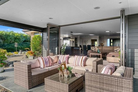 Photo of property in 97 West Ridge Road, Maunu, Whangarei, 0110