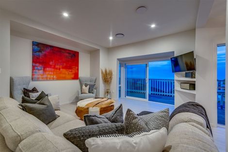 Photo of property in 182 Mount Pleasant Road, Mount Pleasant, Christchurch, 8081
