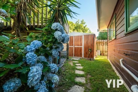 Photo of property in 77 Clifford Road, Johnsonville, Wellington, 6037