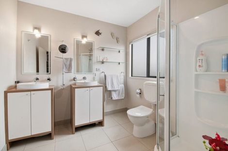 Photo of property in 115 Alec Craig Way, Gulf Harbour, Whangaparaoa, 0930