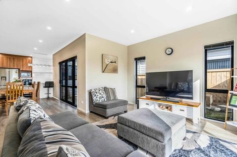 Photo of property in 3 Sapwood Crescent, Takanini, 2110