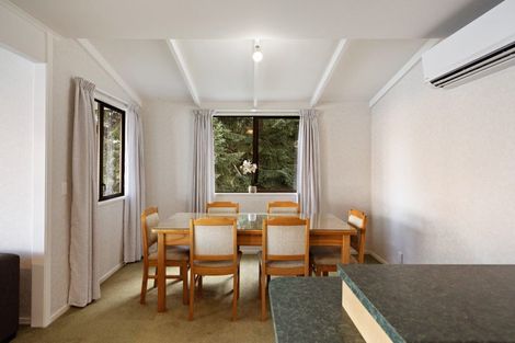 Photo of property in 1 Von Place, Fernhill, Queenstown, 9300