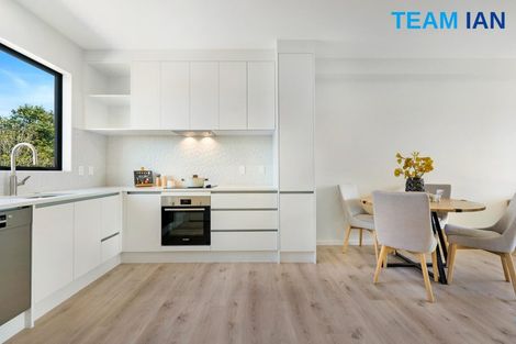Photo of property in 11 Kayle Glen, West Harbour, Auckland, 0618