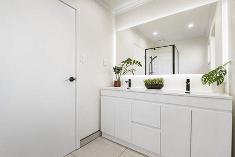 Photo of property in 29 Cantina Avenue, Bayview, Auckland, 0629