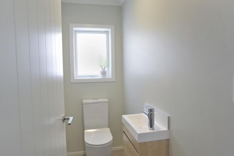 Photo of property in 60 Feist Street, Carterton, 5713