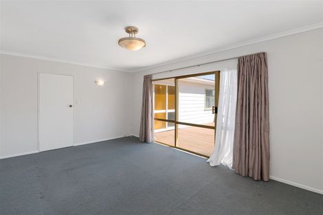 Photo of property in 92 Kennedy Drive, Levin, 5510