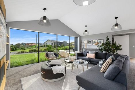 Photo of property in 32 Annie Aranui Drive, Poraiti, 4182