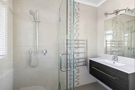 Photo of property in 2 Kowhai Drive, Cambridge, 3434