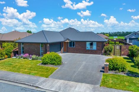 Photo of property in 9 Walnut Way, Rangiora, 7400
