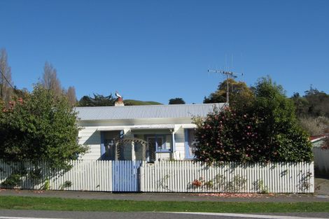 Photo of property in 22 Milne Street, Hunterville, 4730