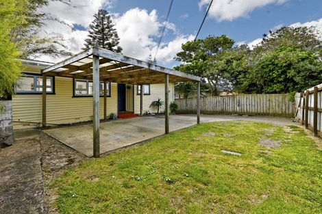 Photo of property in 17 Golf Road, New Lynn, Auckland, 0600
