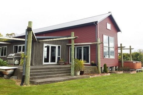 Photo of property in 643 Manutahi Road, Lepperton, New Plymouth, 4373