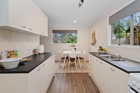 Photo of property in 64 Wirihana Road, Titirangi, Auckland, 0604