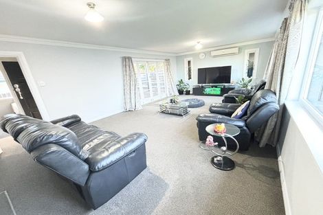 Photo of property in 51 Rua Road, Glen Eden, Auckland, 0602