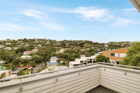 Photo of property in 20 Tiketike Way, Brooklyn, Wellington, 6021