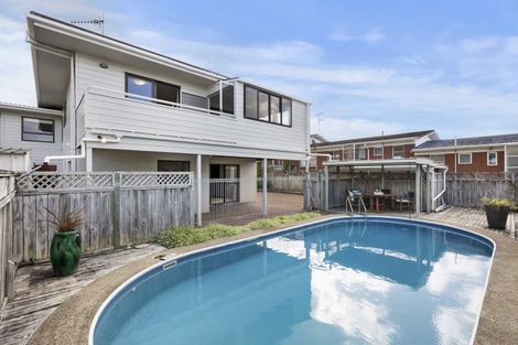 Photo of property in 15 Quebec Road, Milford, Auckland, 0620