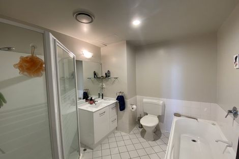 Photo of property in Grandstand Apartments, 80u8 Kent Terrace, Mount Victoria, Wellington, 6011