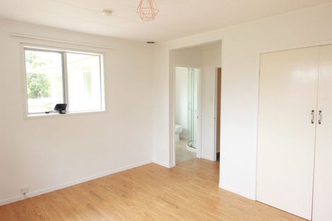 Photo of property in 17 Cunliffe Place, Glenfield, Auckland, 0629