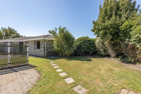 Photo of property in 43 Malabar Crescent, Broomfield, Christchurch, 8042