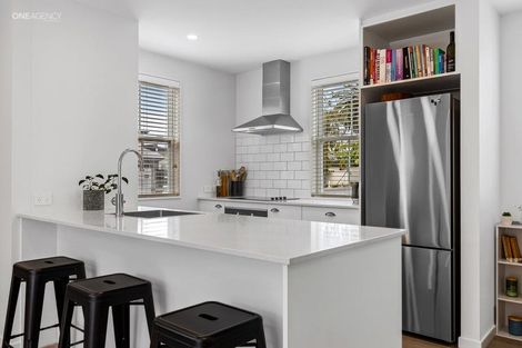 Photo of property in 1/24 Devon Street, Sydenham, Christchurch, 8023