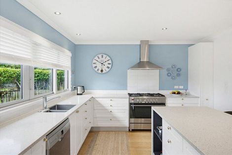 Photo of property in 8 River Glade, Waikanae, 5036