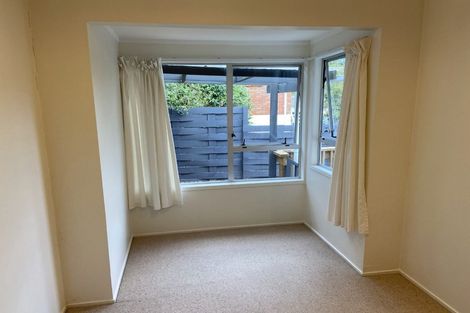 Photo of property in 1/4 Mahuta Grove, Northcote, Auckland, 0627