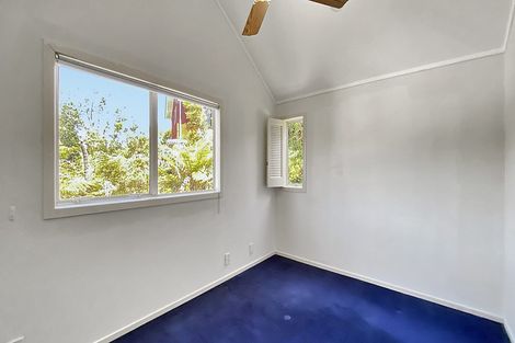 Photo of property in 1/86 Oaktree Avenue, Browns Bay, Auckland, 0630