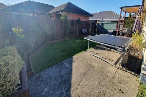 Photo of property in 15 Daniels Road, Redwood, Christchurch, 8051