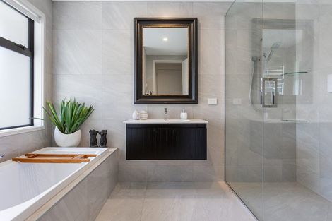 Photo of property in 1 Tupare Place, Highlands Park, New Plymouth, 4312