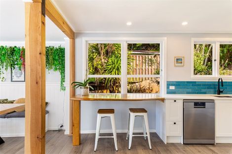 Photo of property in 11 Selwyn Avenue, Glen Eden, Auckland, 0602