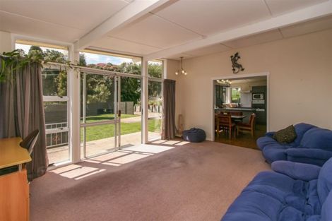 Photo of property in 46 Tarata Road, Inglewood, 4387