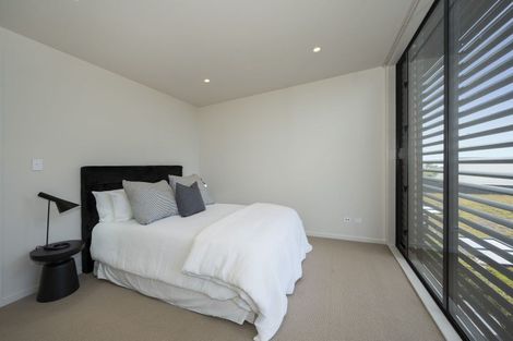 Photo of property in 1a/3 Park Rise, Campbells Bay, Auckland, 0630